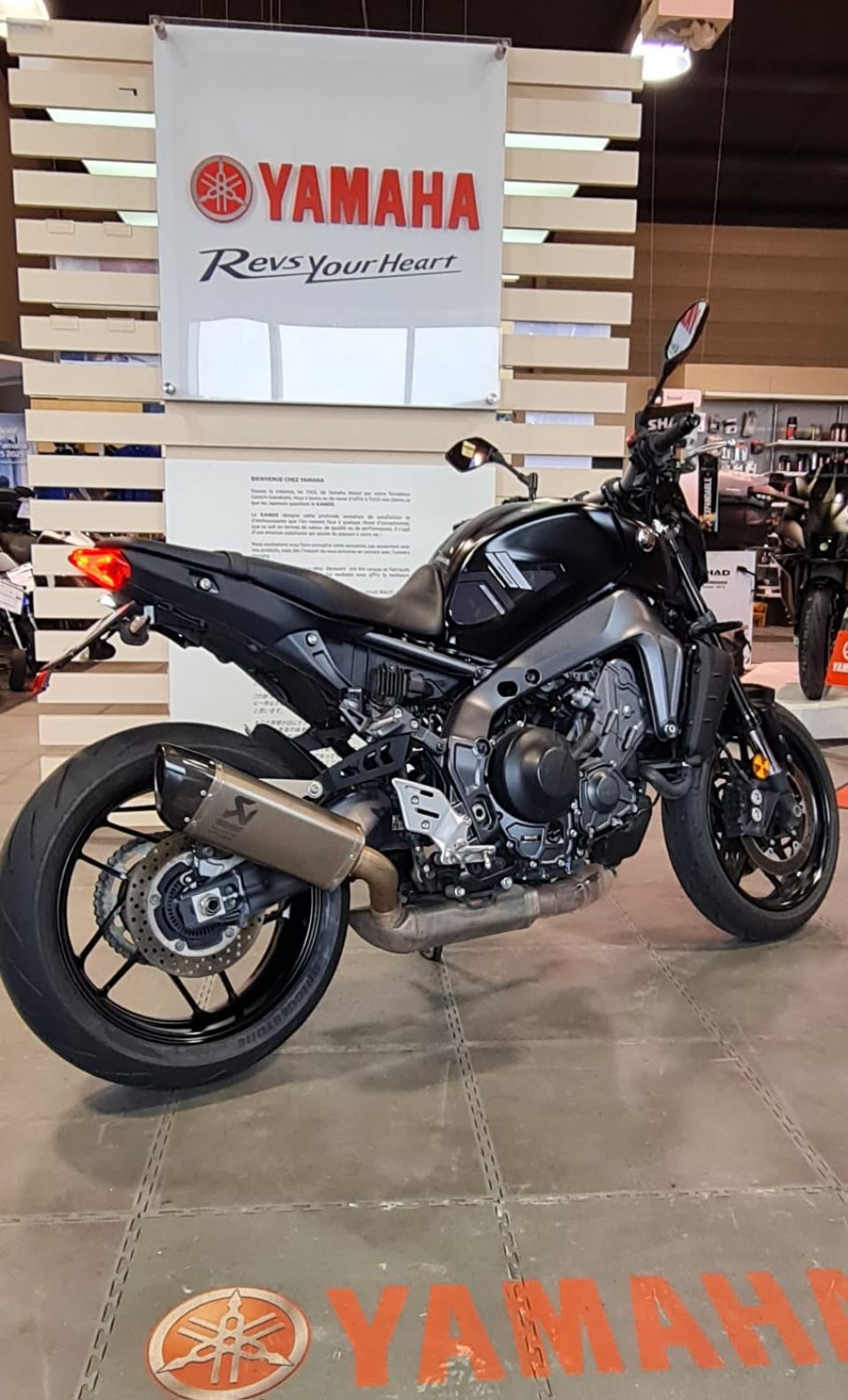 YAMAHA MT-09 3