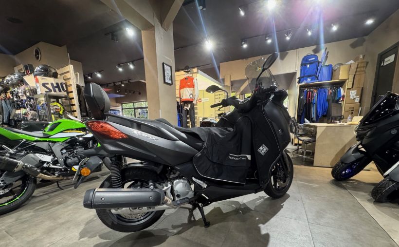 YAMAHA X-MAX 125 3