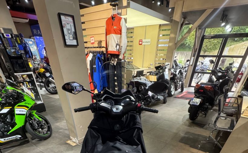 YAMAHA X-MAX 125 4