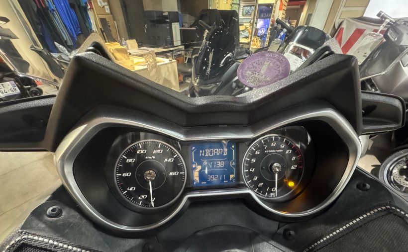 YAMAHA X-MAX 125 5