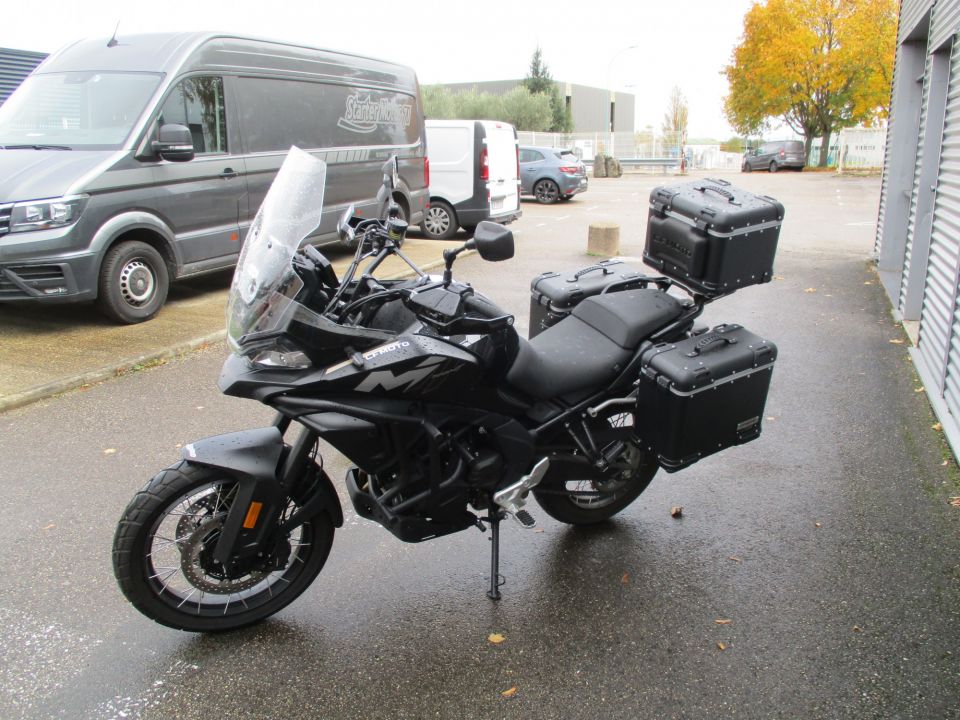 CF MOTO 700 MT 9