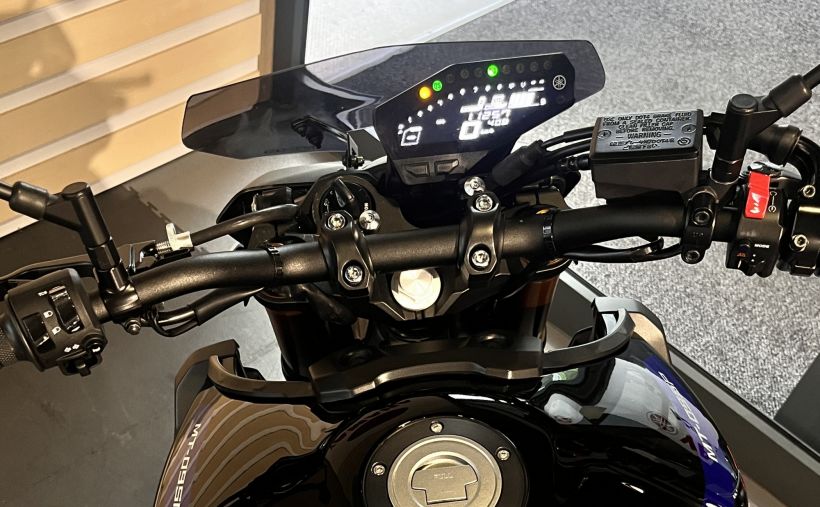YAMAHA MT-09 SP 4