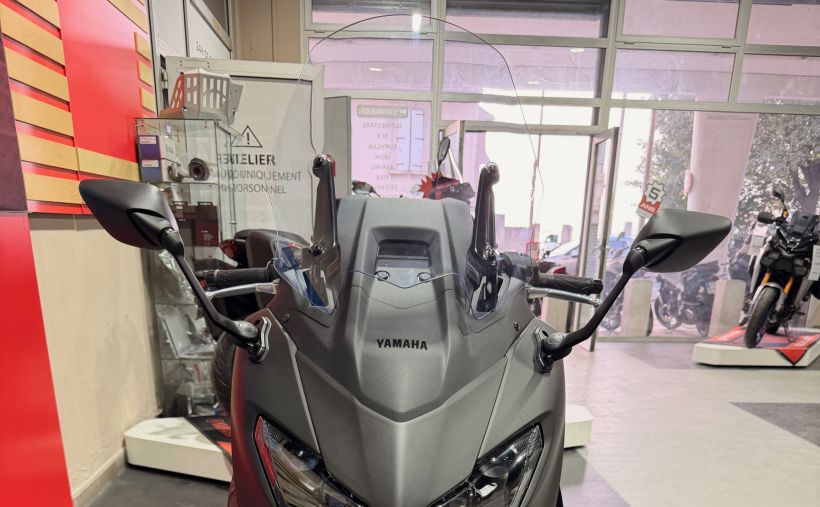 YAMAHA XP T-MAX 560 2