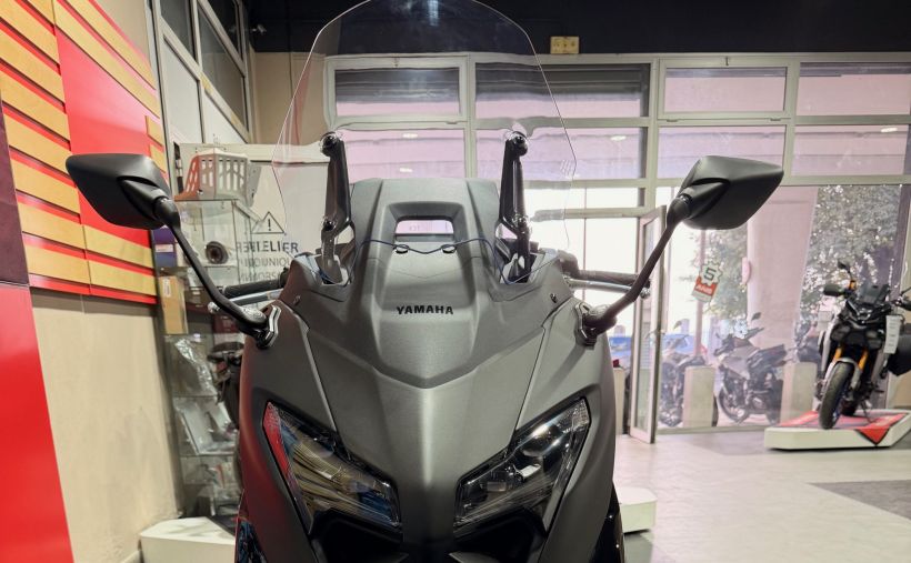 YAMAHA XP T-MAX 560 3