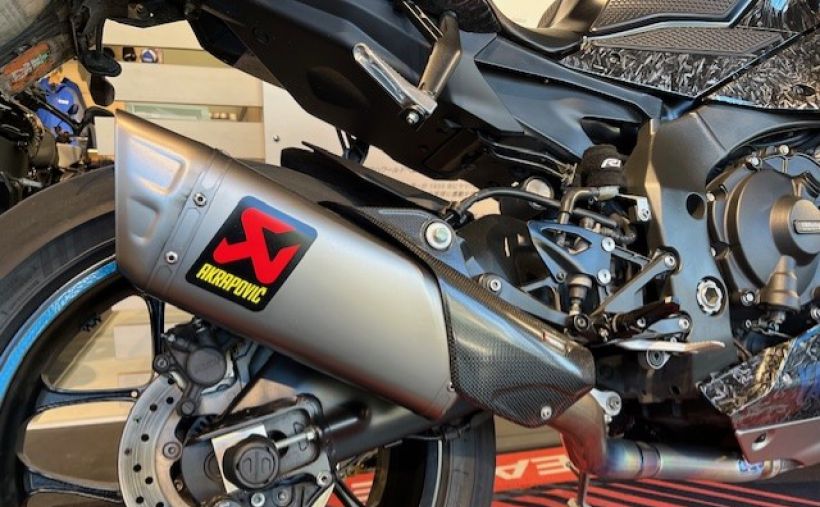 YAMAHA YZF 1000 R1 5