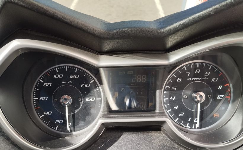YAMAHA X-MAX 125 TECH MAX 10