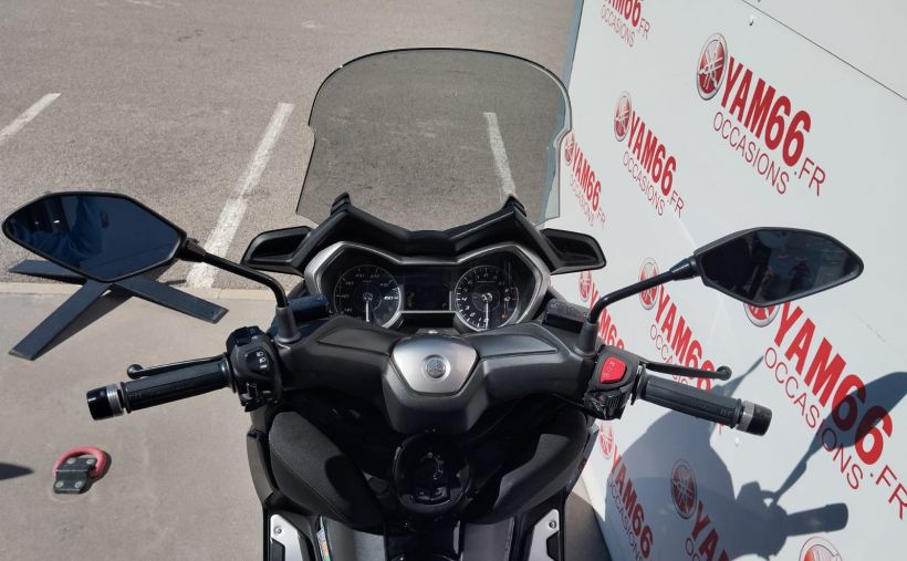 YAMAHA X-MAX 125 TECH MAX 11