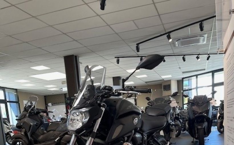 YAMAHA MT-07 2