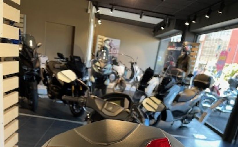YAMAHA NMAX 125 4