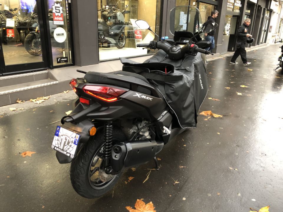 YAMAHA XMAX 300 Tech Max 10