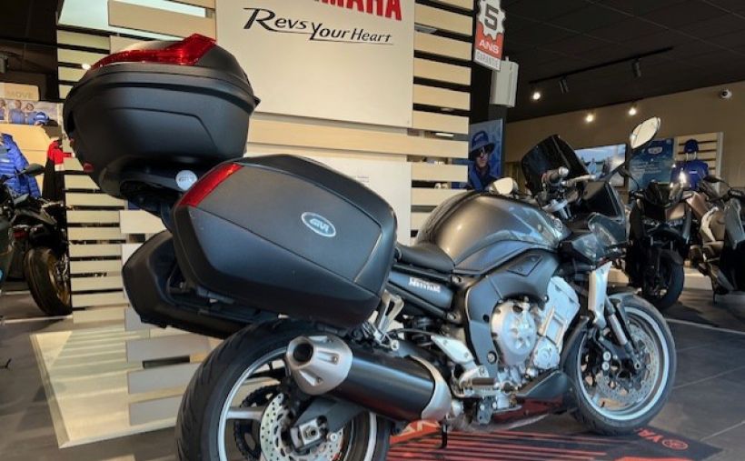 YAMAHA FZ1 FAZER 1000 2