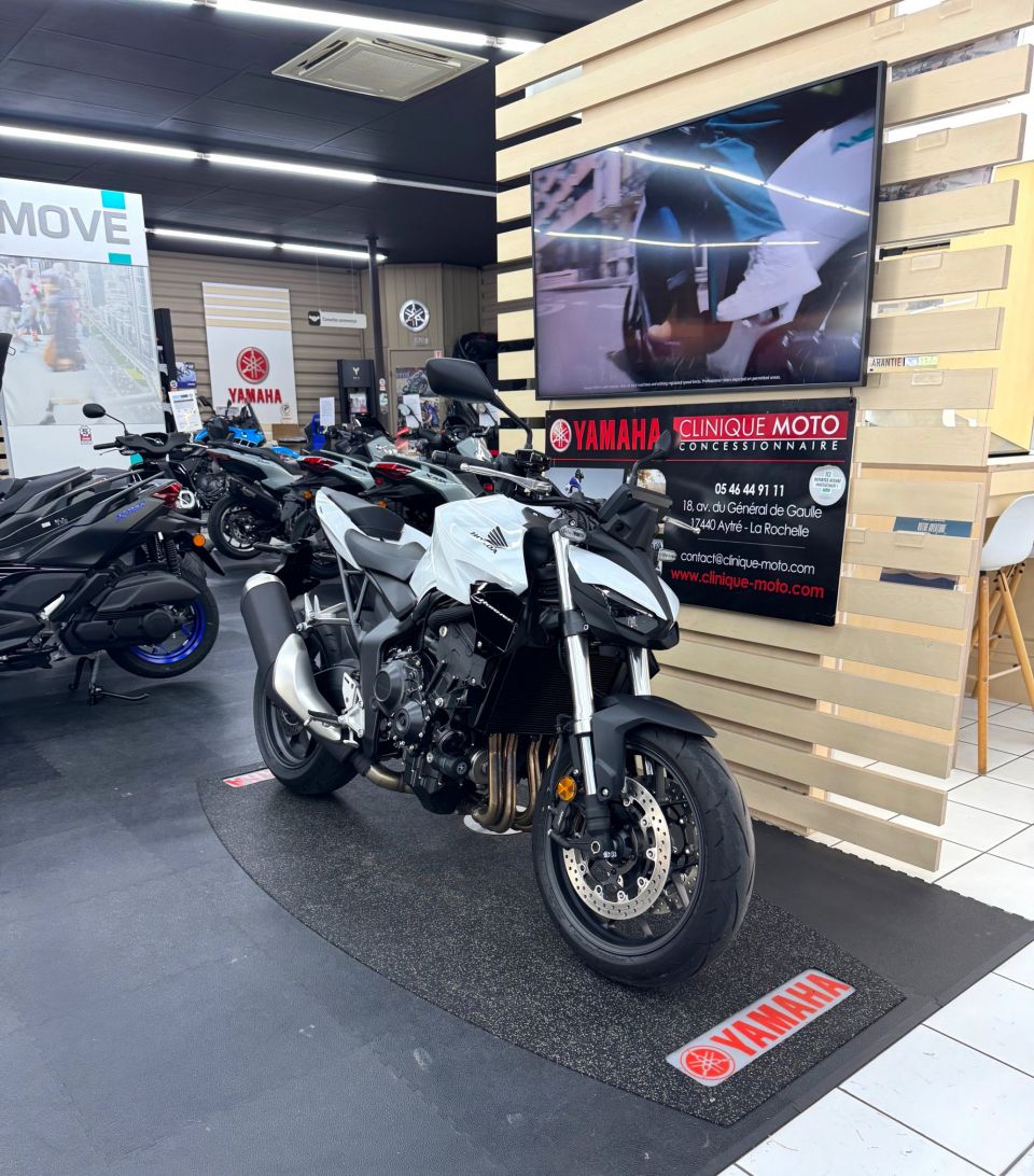 HONDA CB 1000 Hornet 1