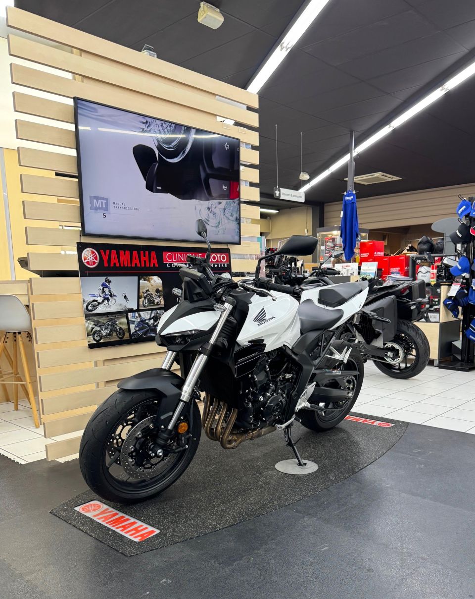 HONDA CB 1000 Hornet 3