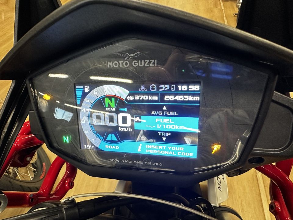 MOTO GUZZI V85 TT 850 27