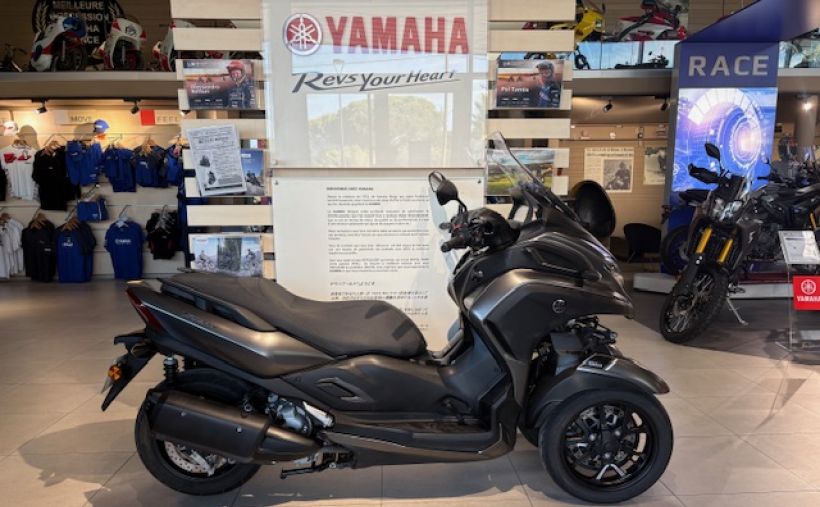 YAMAHA TRICITY 300 1ERE MAIN FAIBLE KILOMETRAGE  112€/MOIS* GARANTIE 12 MOIS 0