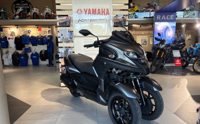 YAMAHA TRICITY 300 1ERE MAIN FAIBLE KILOMETRAGE  112€/MOIS* GARANTIE 12 MOIS 1