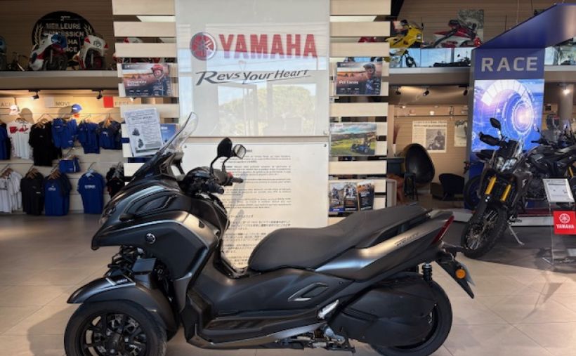 YAMAHA TRICITY 300 1ERE MAIN FAIBLE KILOMETRAGE  112€/MOIS* GARANTIE 12 MOIS 4