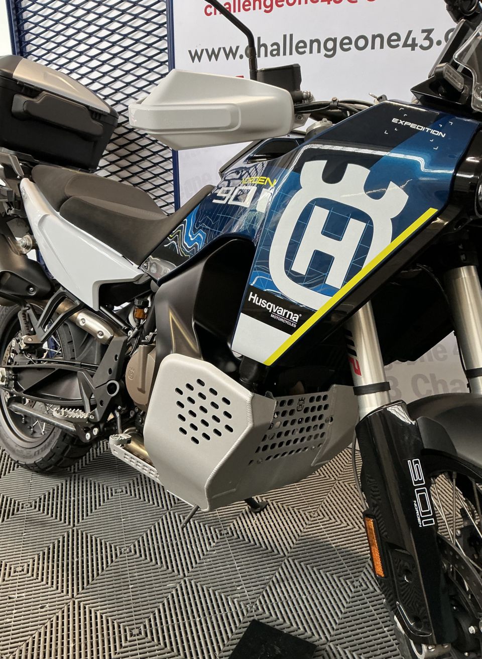 HUSQVARNA NORDEN 901 EXPEDITION 24