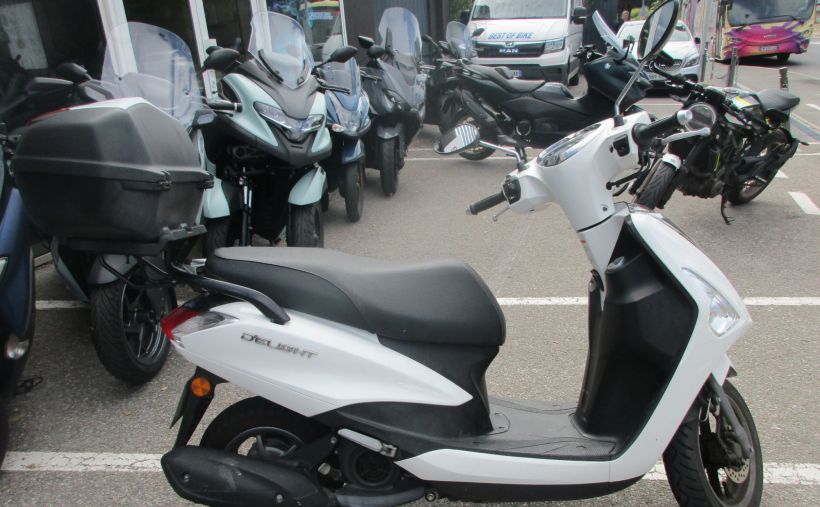YAMAHA D'ELIGHT 2