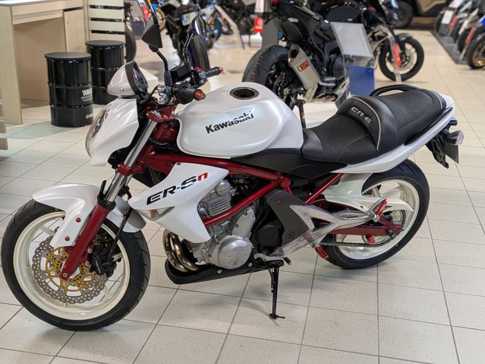 KAWASAKI ER-6 0
