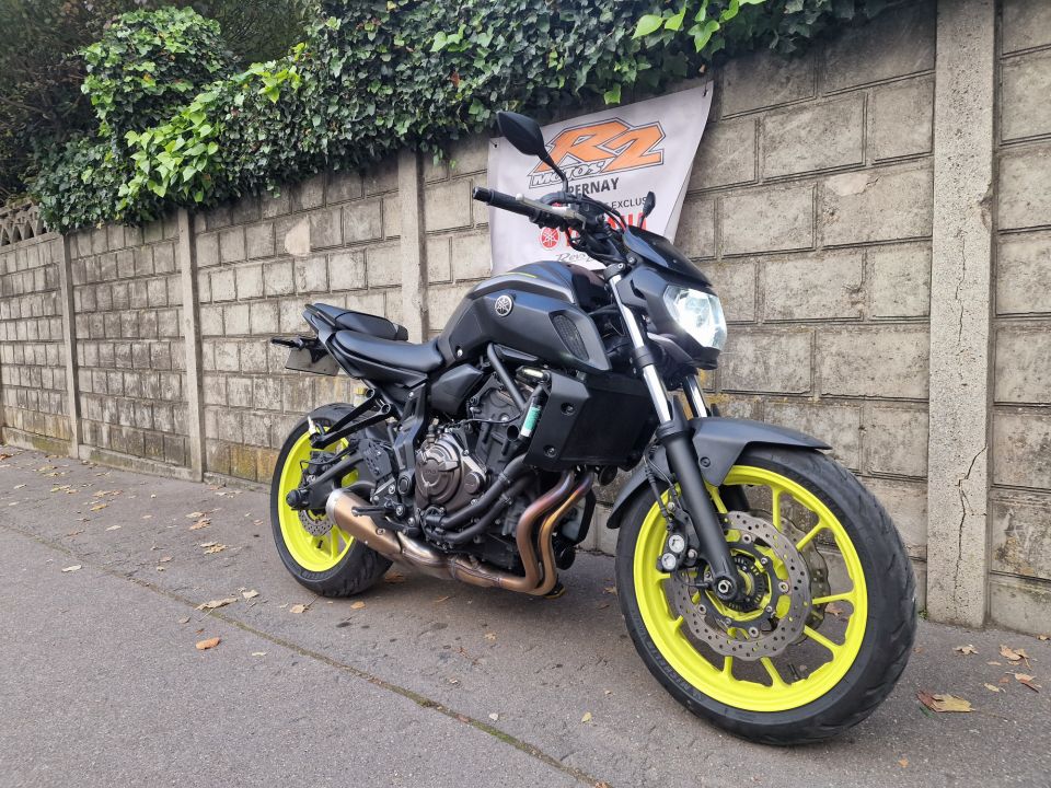YAMAHA MT-07 (47.5CV) 1