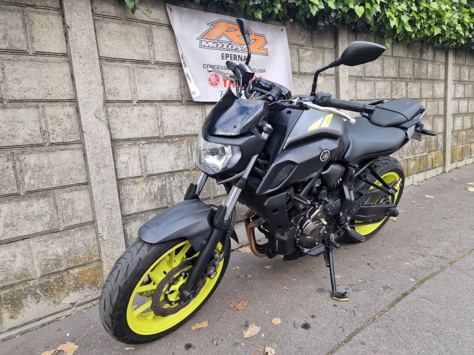 YAMAHA MT-07 (47.5CV) 3