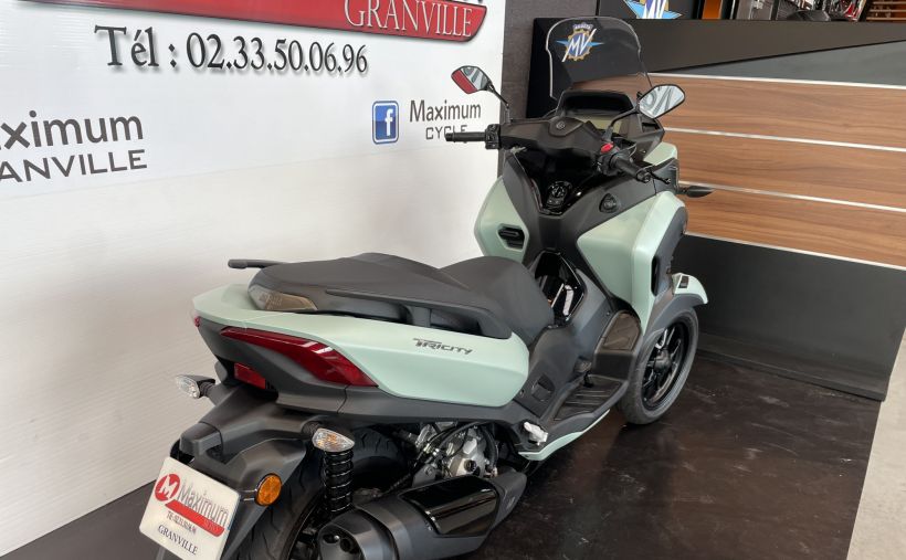 YAMAHA TRICITY 300 24