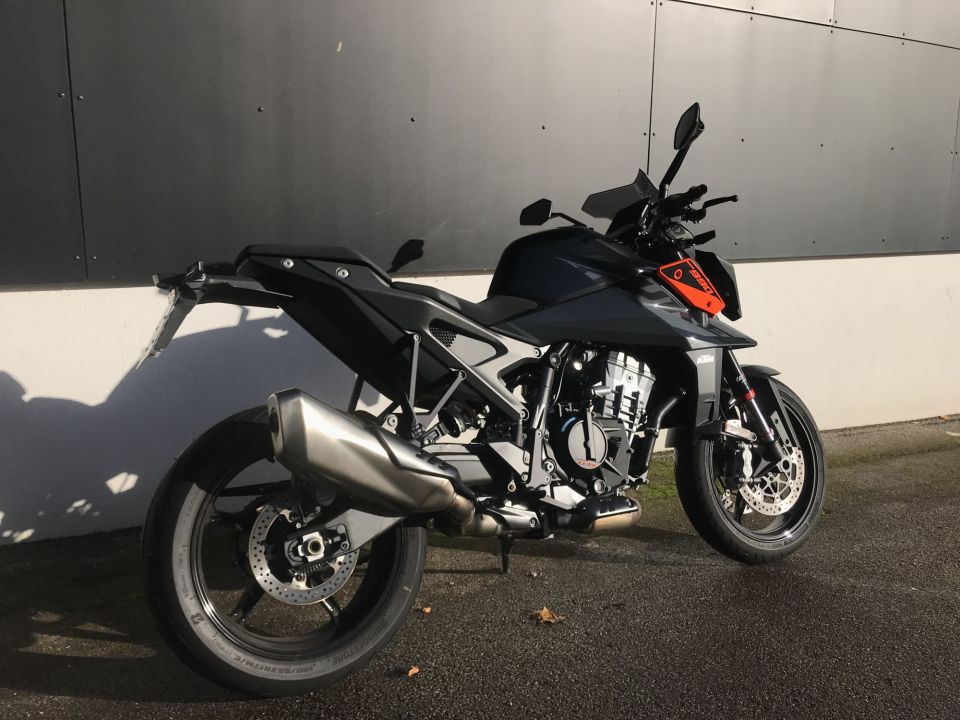 KTM 990 DUKE 4