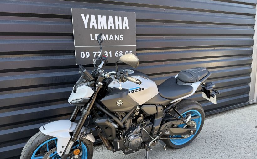 YAMAHA MT-07 3