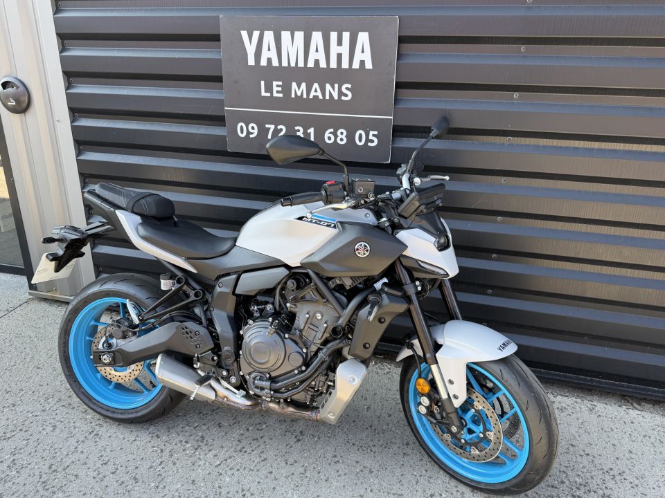 YAMAHA MT-07 5