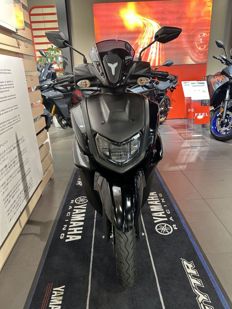 YAMAHA RayZR 125 1