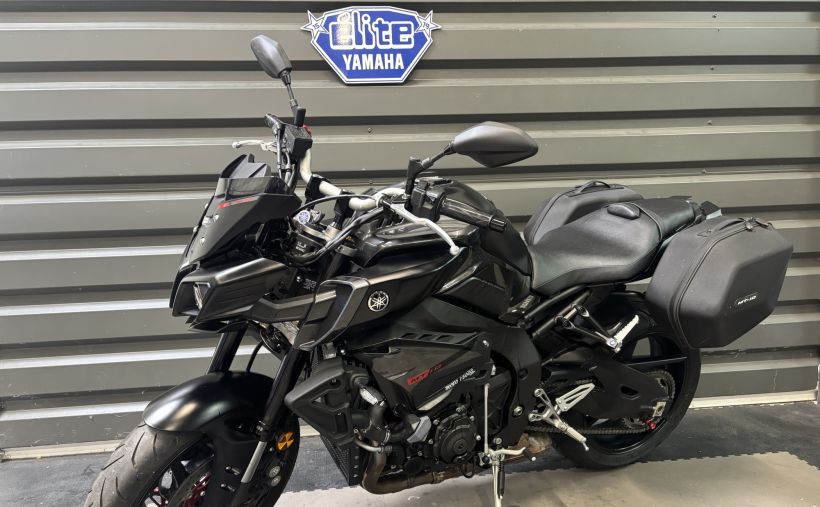 YAMAHA MT-10 3