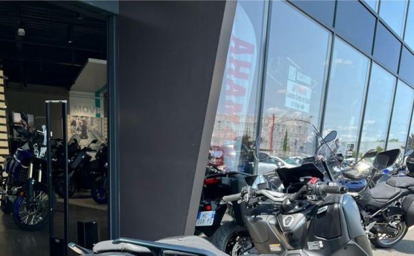 YAMAHA XP T-MAX 560 TECH MAX KAMO 3