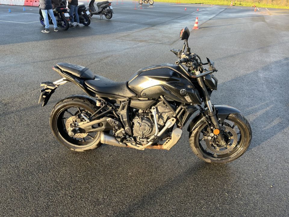 YAMAHA MT-07 (47.5CV) 5