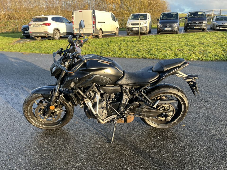 YAMAHA MT-07 (47.5CV) 15
