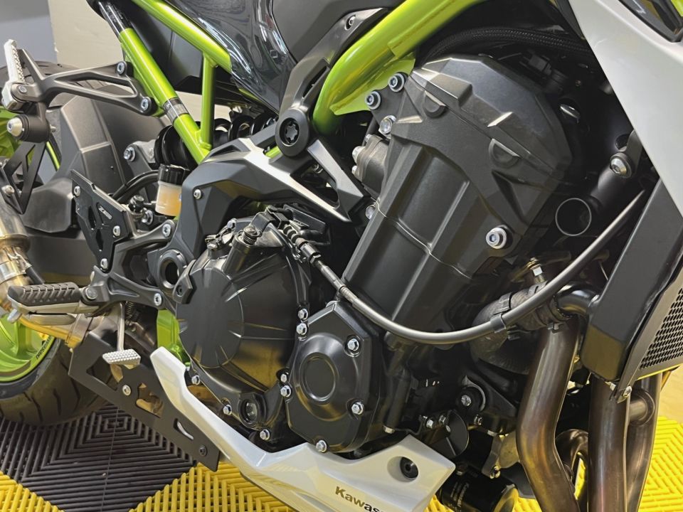 KAWASAKI Z 900 42