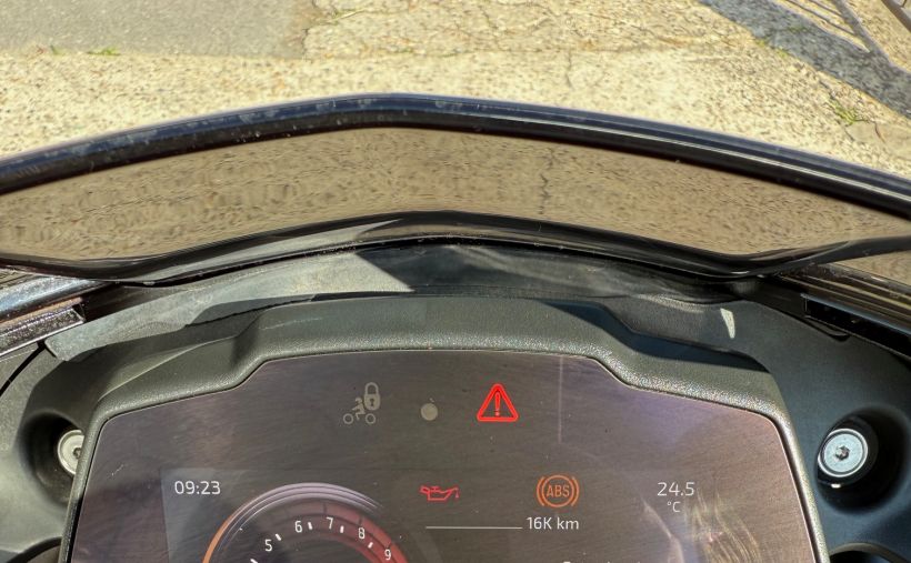 TRIUMPH SPEED TRIPLE 1200 RS 9