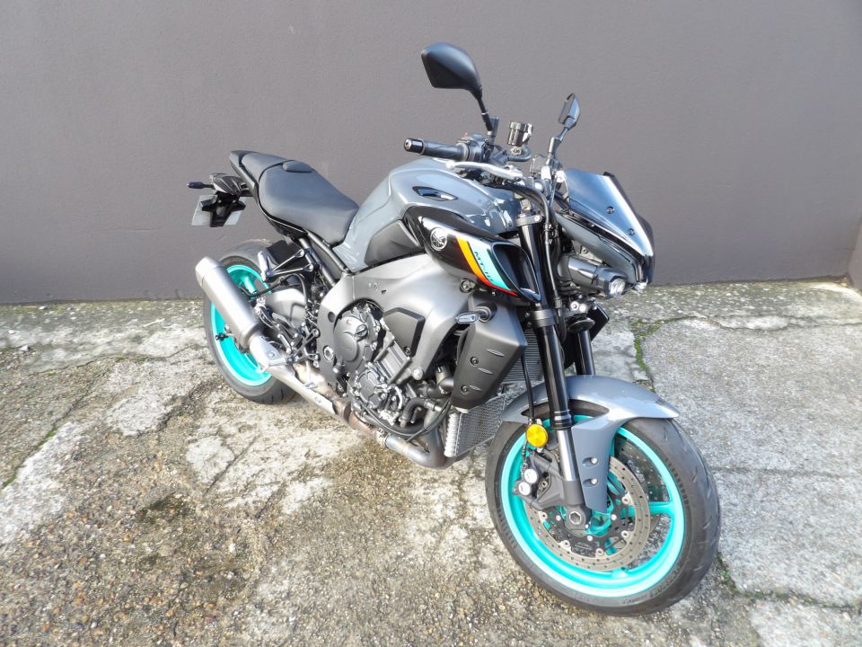 YAMAHA MT-10 0