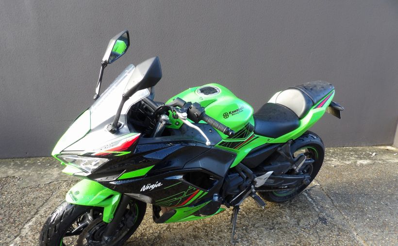 KAWASAKI NINJA 650 2