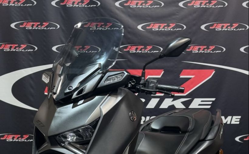 YAMAHA XMAX 300 2