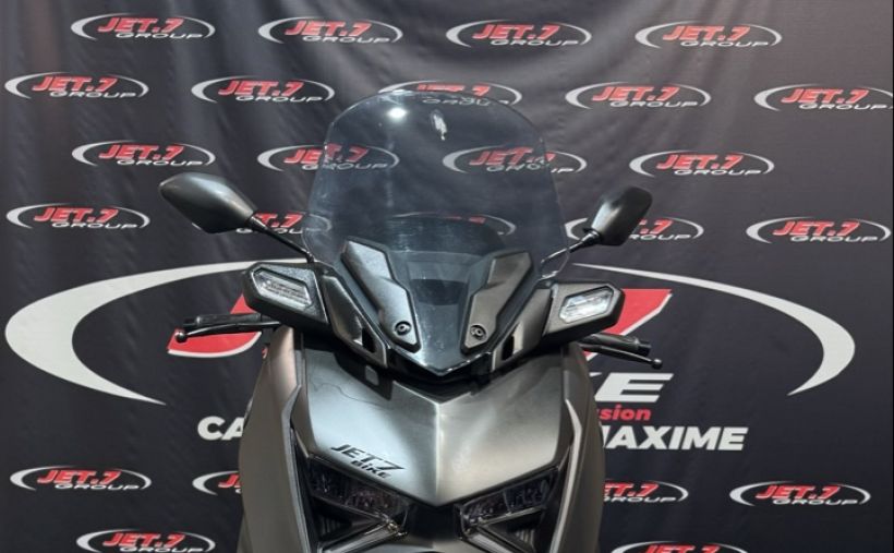 YAMAHA XMAX 300 1