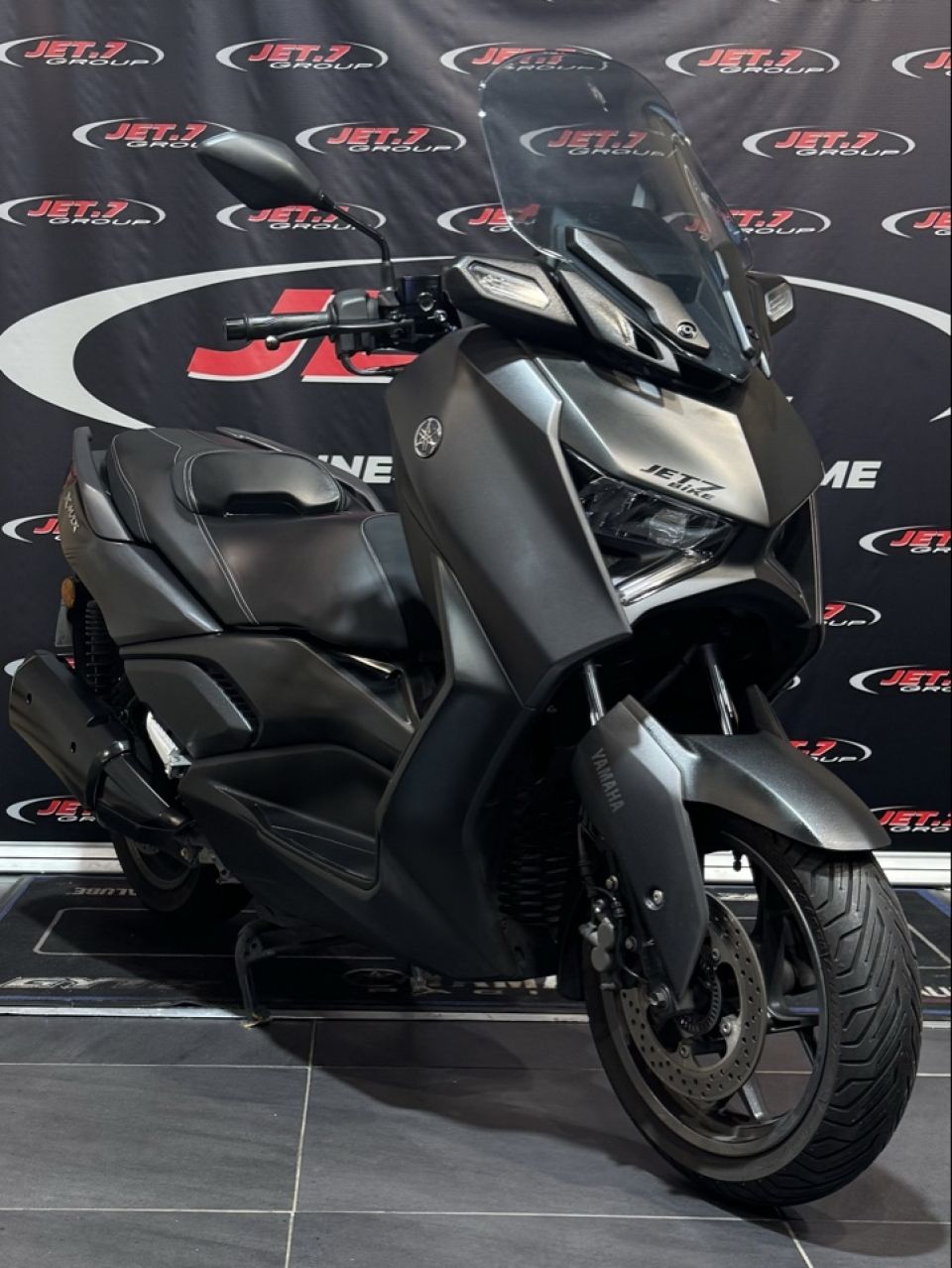 YAMAHA XMAX 300 0