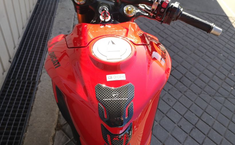 DUCATI STREETFIGHTER S 12