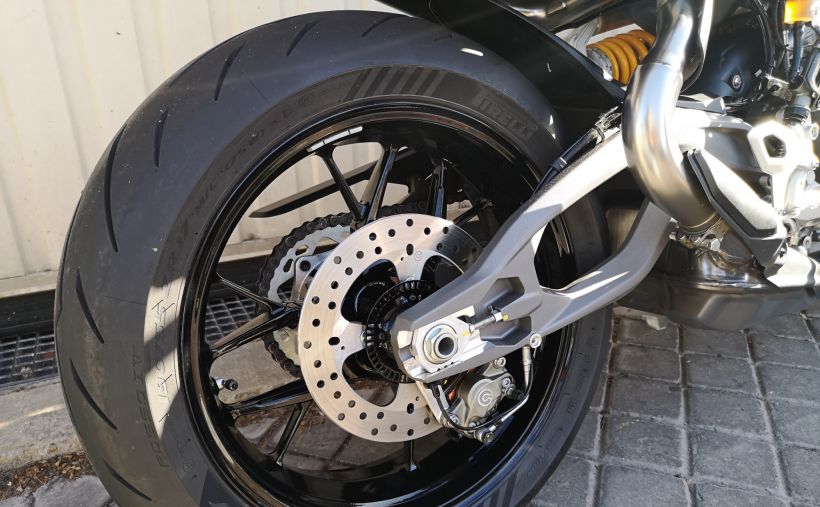 DUCATI STREETFIGHTER S 24