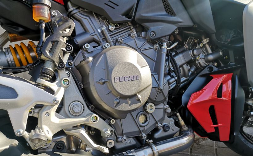DUCATI STREETFIGHTER S 8