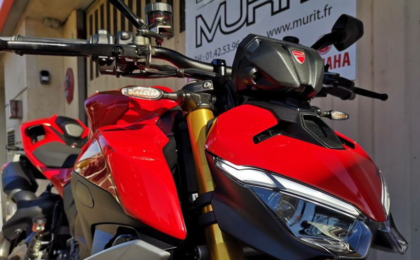 DUCATI STREETFIGHTER S 32