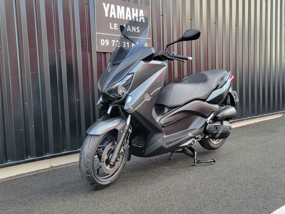 YAMAHA XMAX 125 5