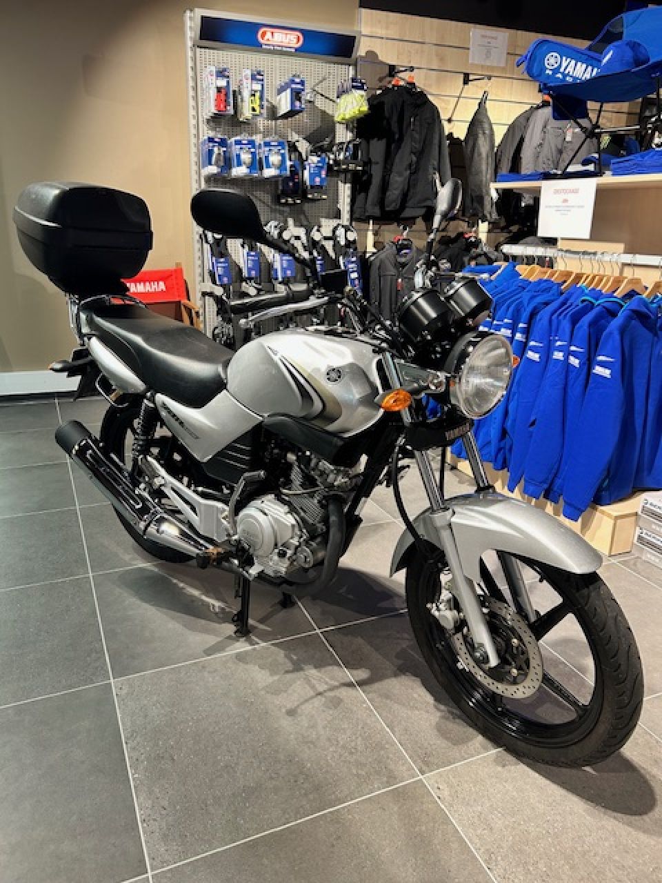 YAMAHA YBR 125 2