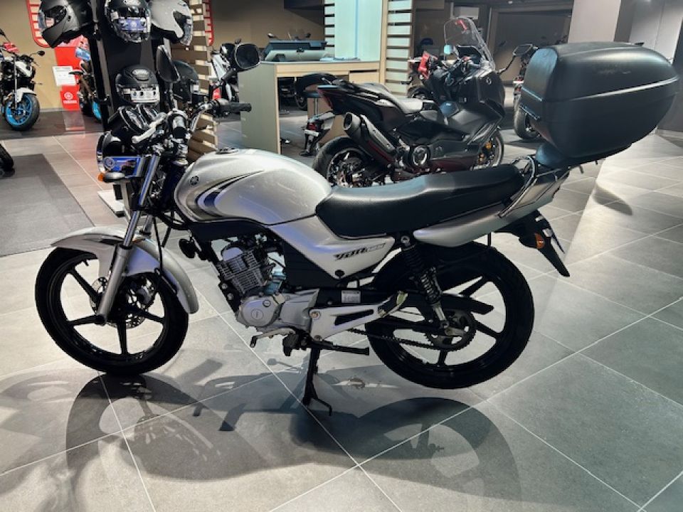 YAMAHA YBR 125 3