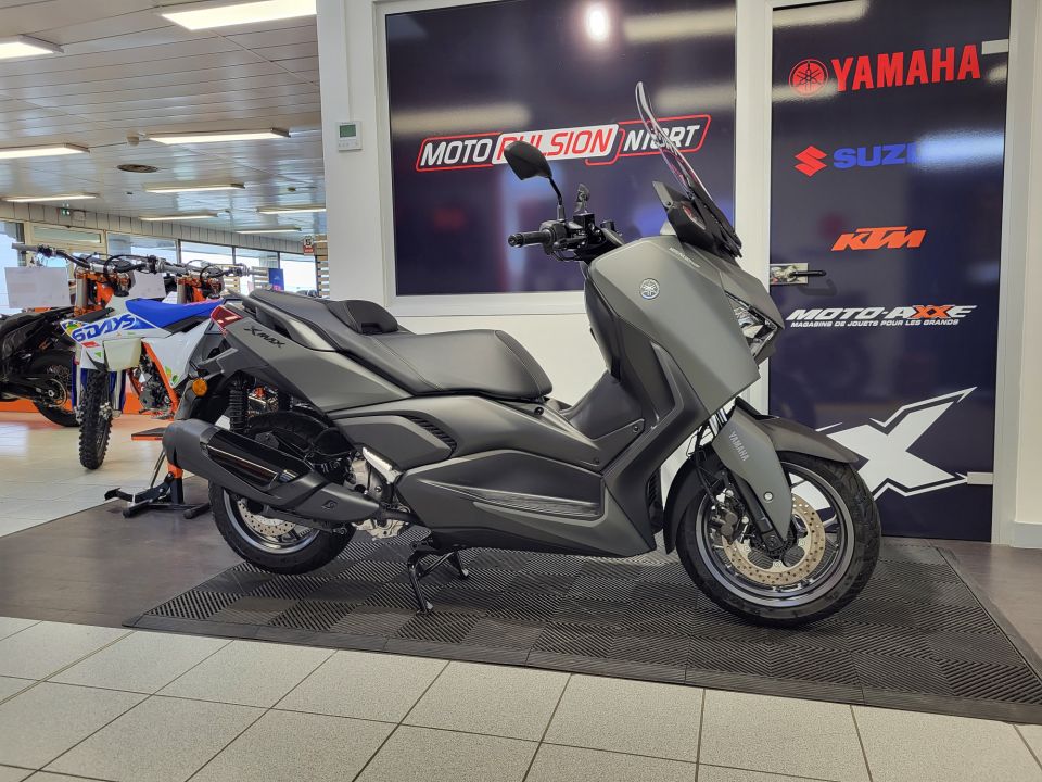 YAMAHA XMAX 300 0